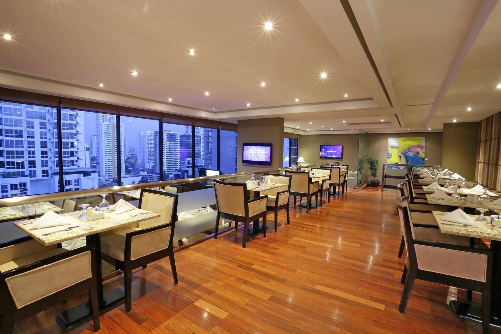 Sheraton Grand Panama Exterior photo Club Lounge at the 36th floor