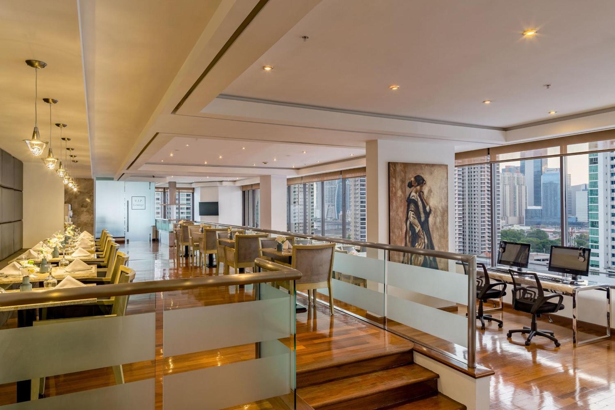 Sheraton Grand Panama Exterior photo Club Lounge at the 36th floor